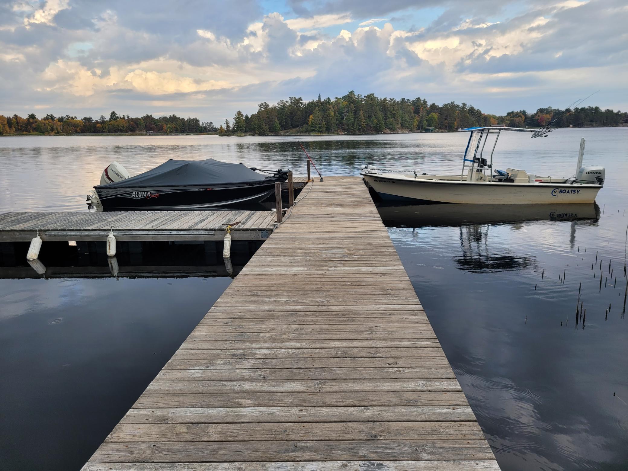 Shared Waterfront Dock Space on Rainy Lake