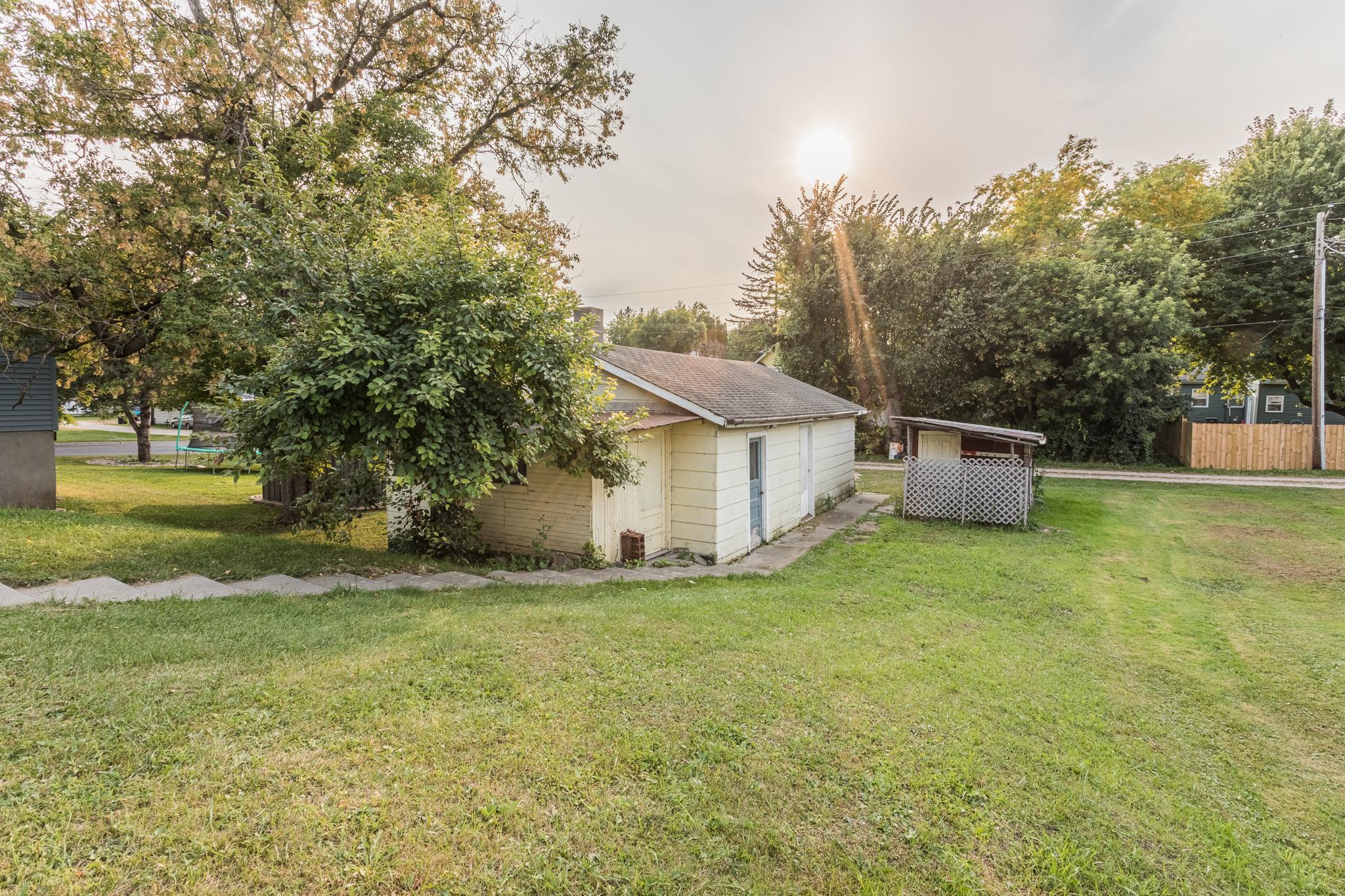 Detached Garage