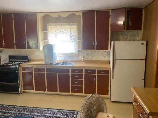 100 Zenith Street, Lanesboro, MN 55949