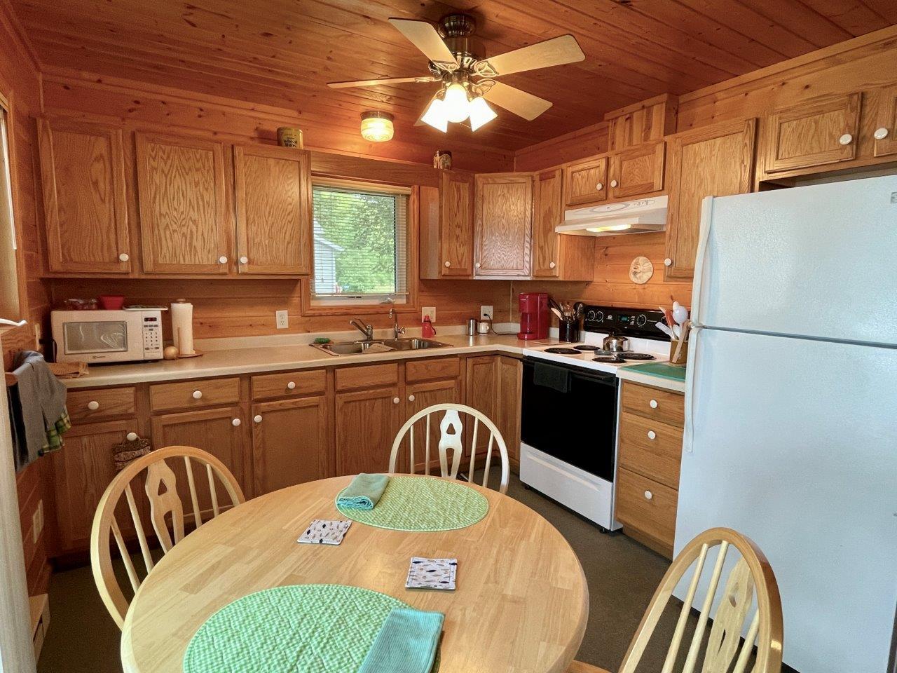 7-Kitchen.jpg