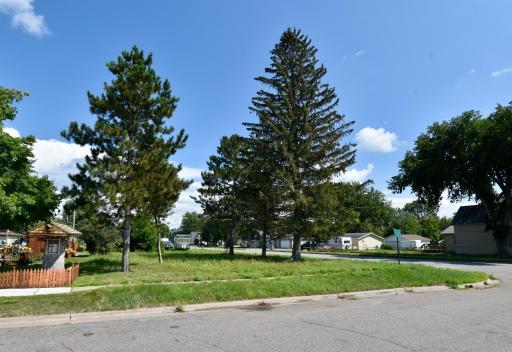 355 3rd Avenue SE, Milaca, MN 56353