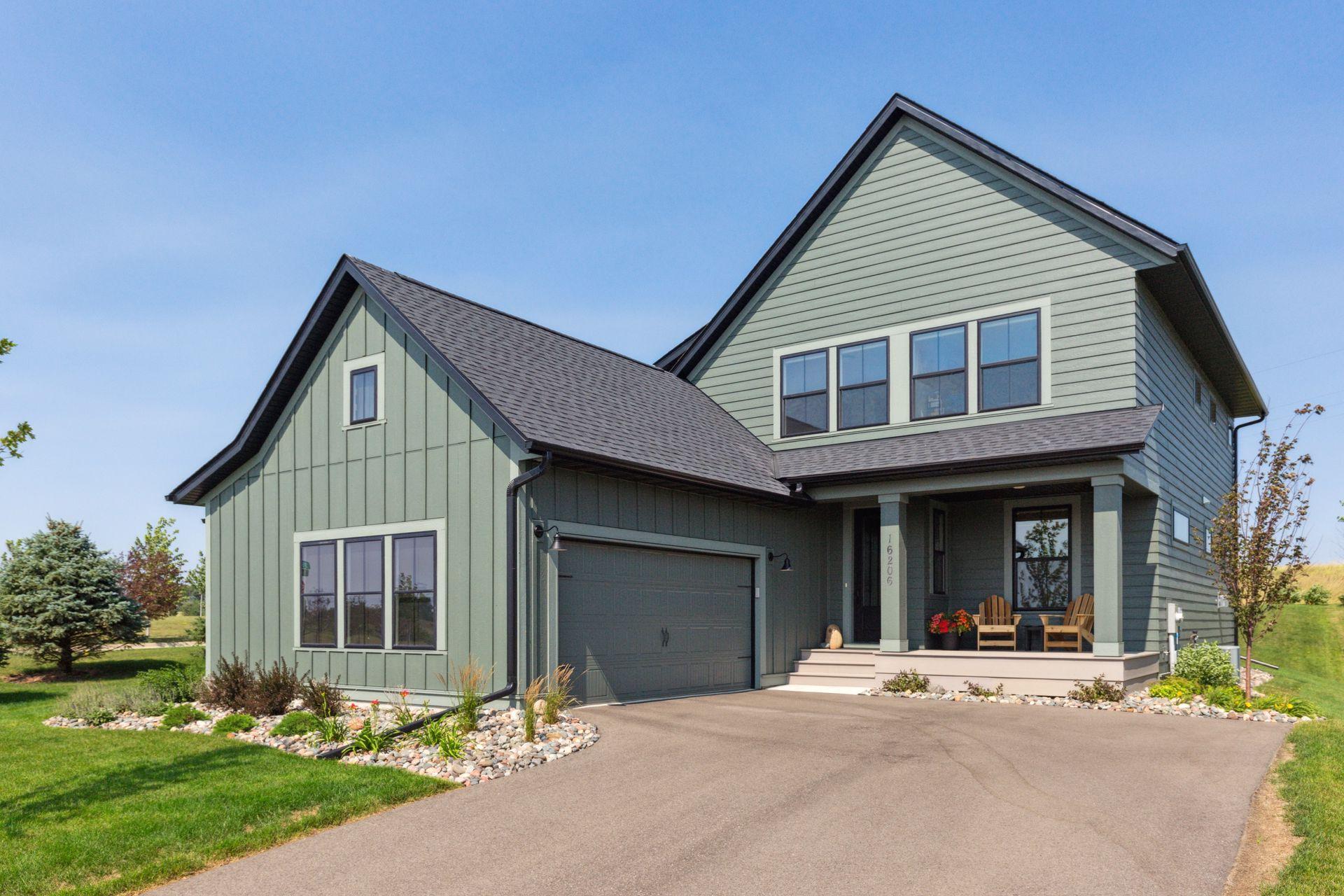 Welcome home to this 4 bed, 4 bath home built by Robert Thomas Homes in the Spirit of Brandtjen Farms development!