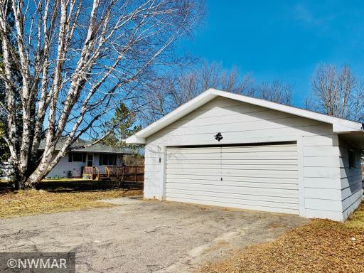 622 1st Avenue SE, Baudette, MN 56623