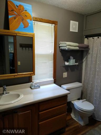 941 Arnold Avenue N, Thief River Falls, MN 56701