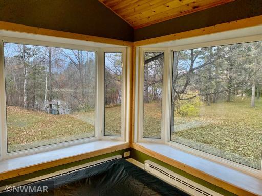 Lots of windows for water views