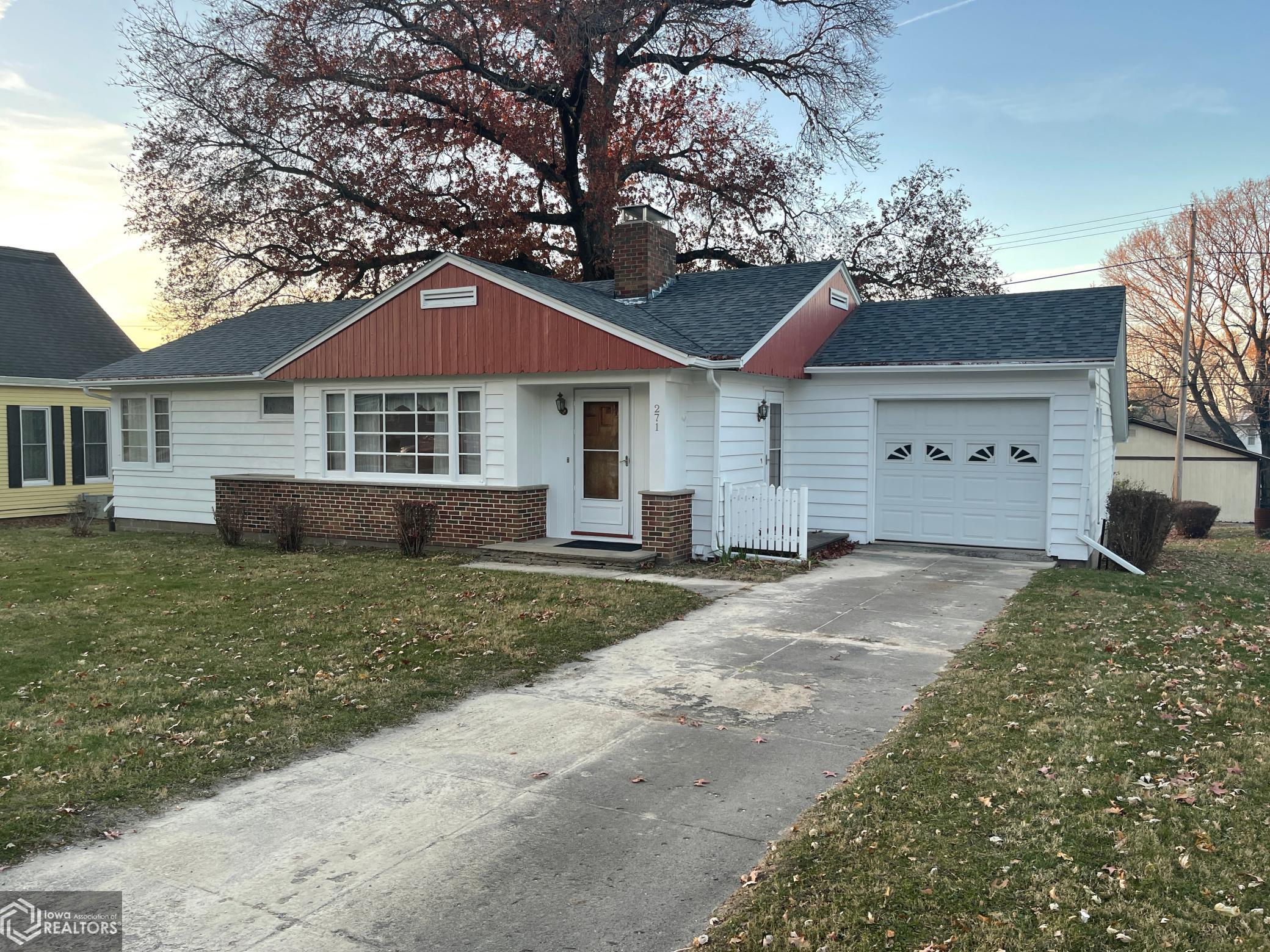 271 4th, Dallas City, Illinois 62330, 3 Bedrooms Bedrooms, ,1 BathroomBathrooms,Single Family,For Sale,4th,6132232