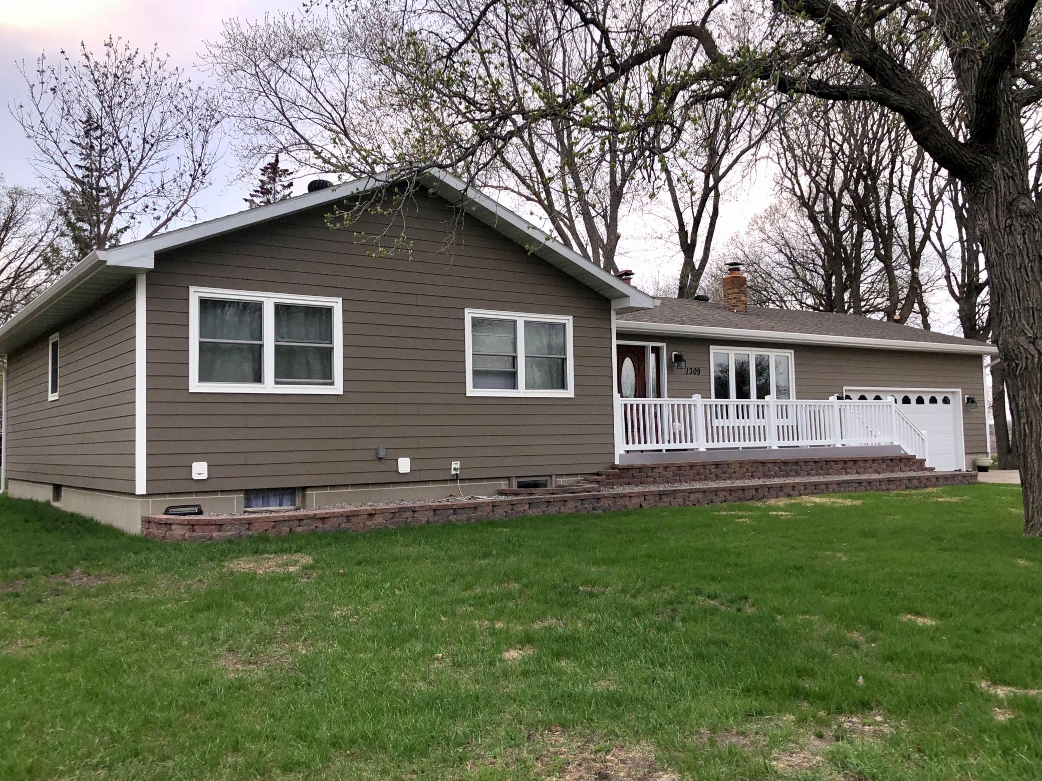 1309 Duluth Avenue N, Thief River Falls, MN 56701 Reed Realty
