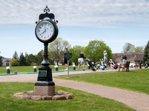 Play Deer Run Golf Club which is adjacent to Laketown or enjoy one of the other 3 courses within five miles - Chaska Town Course, Island View and Dahlgreen