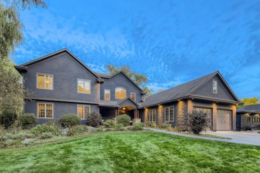 Looking for a lakehome property within 20 min of downtown in the heart of Maple Grove? Then Look no further!