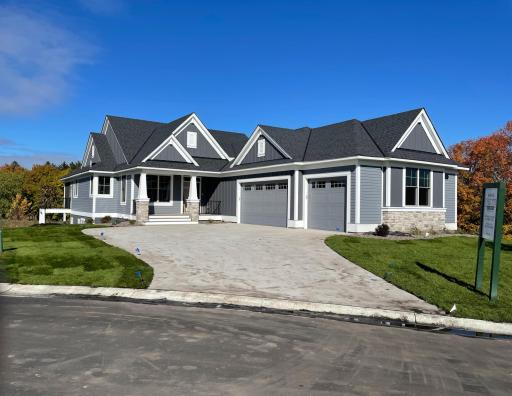141 Spring Farm Road, North Oaks, MN 55127