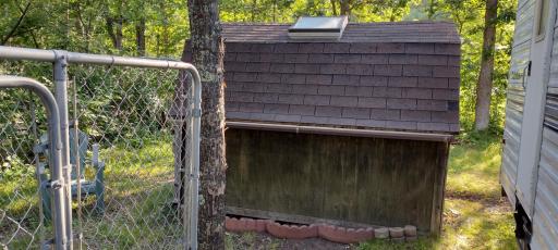 close up of shed and corner of dog kennel.jpg