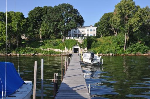 553 Harrington Road, Wayzata, MN 55391