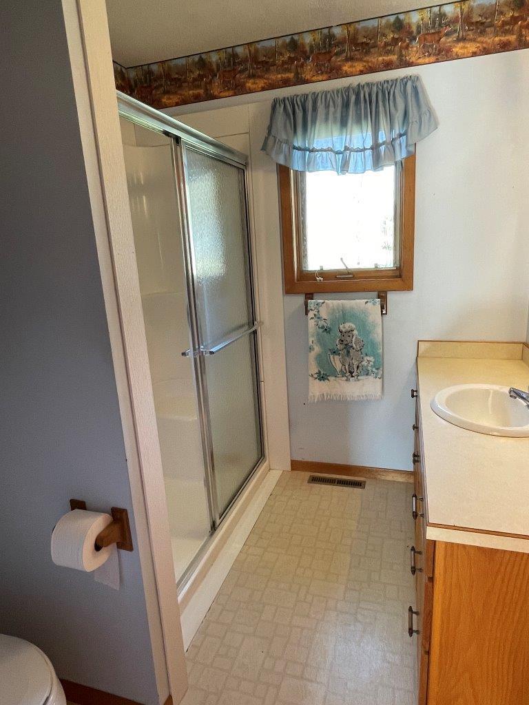 8-Bath - main floor