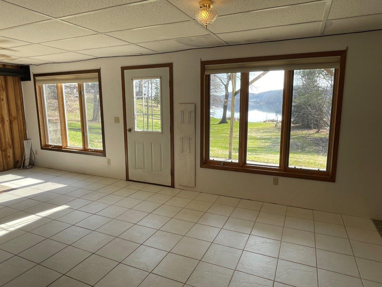 10-Family room in walk out basement (4)