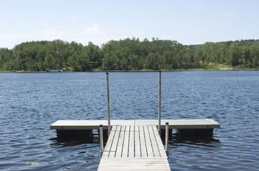 Day docks are available for resident use.