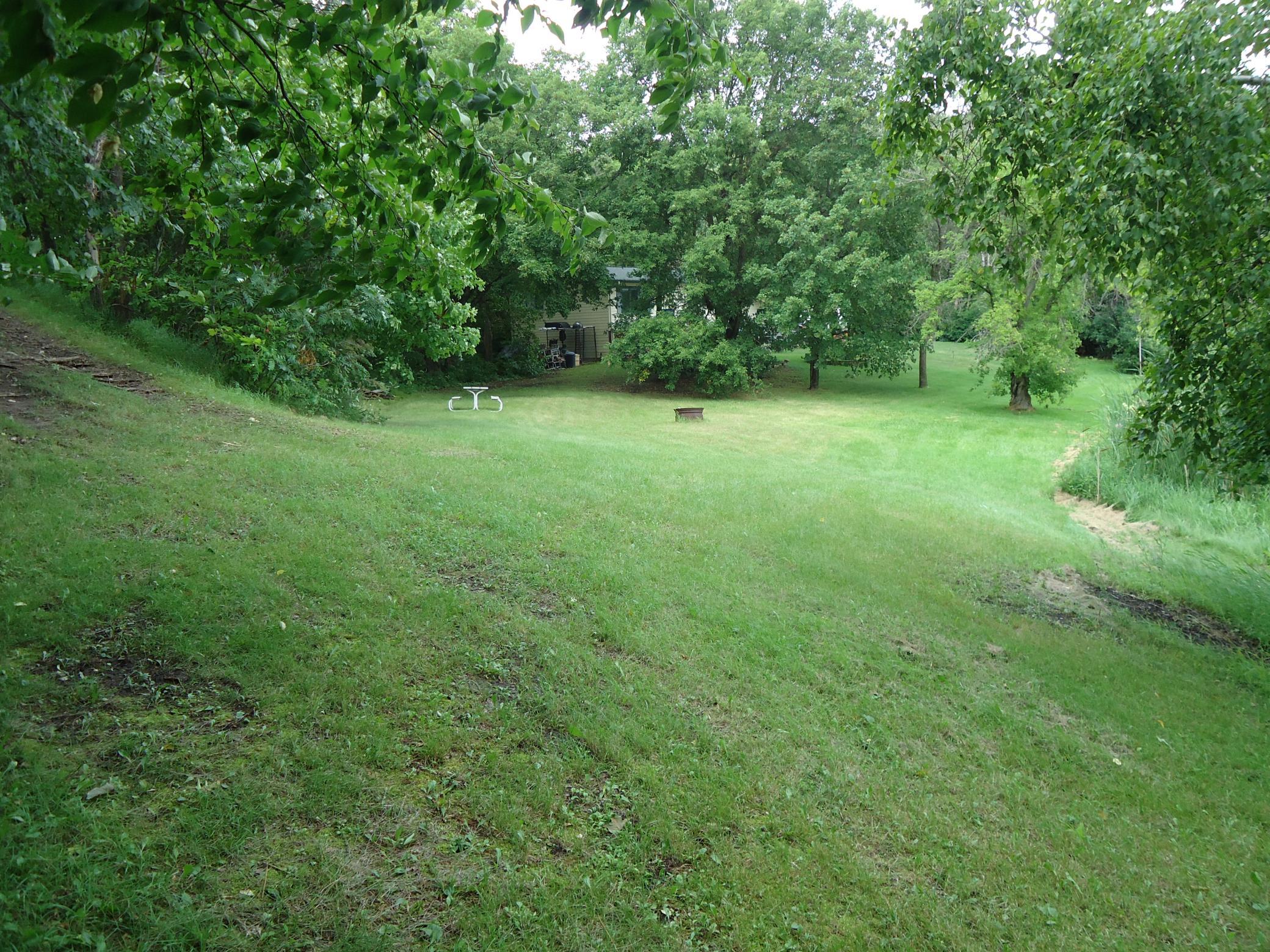 Flat area on lake lot