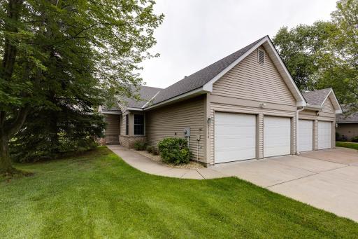 2134 Southwind Drive, Maplewood, MN 55109