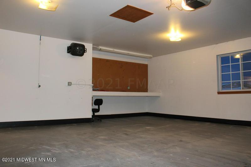 Moorhead House - 12-9-21 - Garage