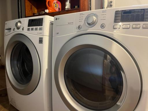 919 washer and dryer.jpg
