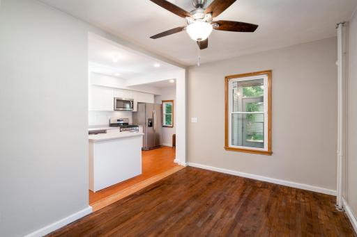 919 Lawson Ave E MLS-11.jpg