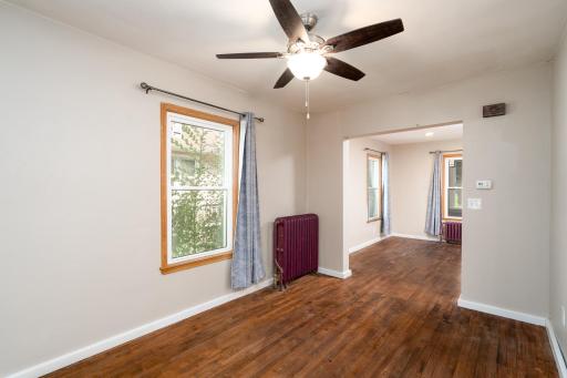 919 Lawson Ave E MLS-12.jpg