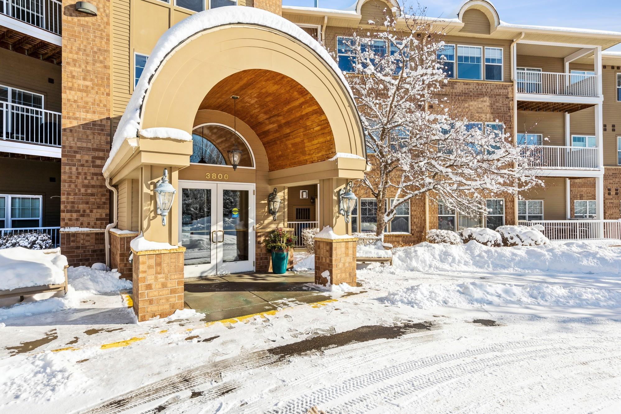 Well maintained 55+ building steps to Edinburgh golf course with great amenities including community room, guest suite, library, craft room, wood work shop and fitness room.