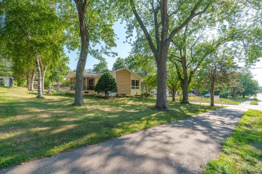 2210 Duluth Street, Maplewood, MN 55109