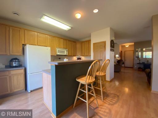 CONVENIENT CENTER ISLAND AND WALK-IN PANTRY