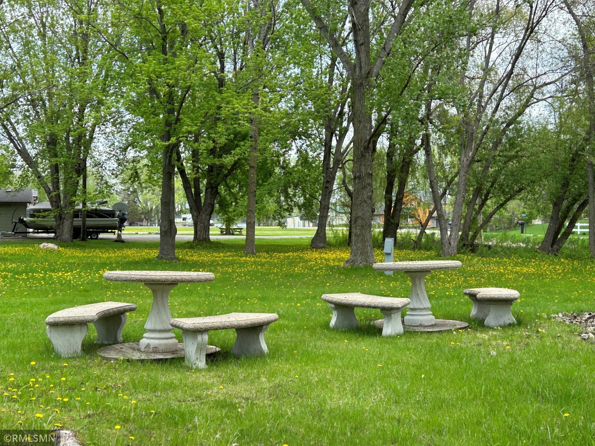 Picnic area to enjoy time gathering with family and friends. Space for a bonfire as well