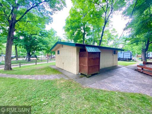 Shower house (association space)