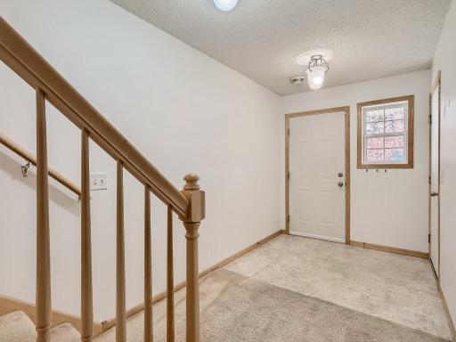 6891 Pine Crest Trail Cottage Grove MN - MLS Sized - 024 - 33 Lower Level Foyer