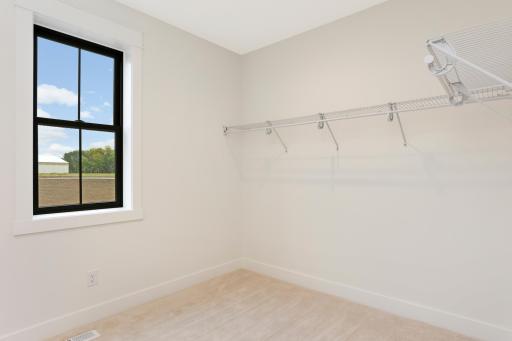 7656 Longview Lane, Prior Lake, MN 55372