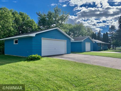 222 Minnesota Ave, Warroad, MN 56763