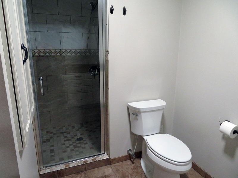 26 2006 Northrop primary br shower and stool.jpg