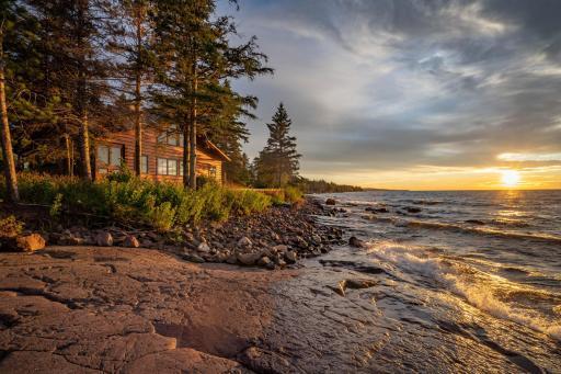 446 Old North Shore Road, Two Harbors, MN 55616
