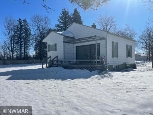 205 Riverview Drive SE, Warroad, MN 56763