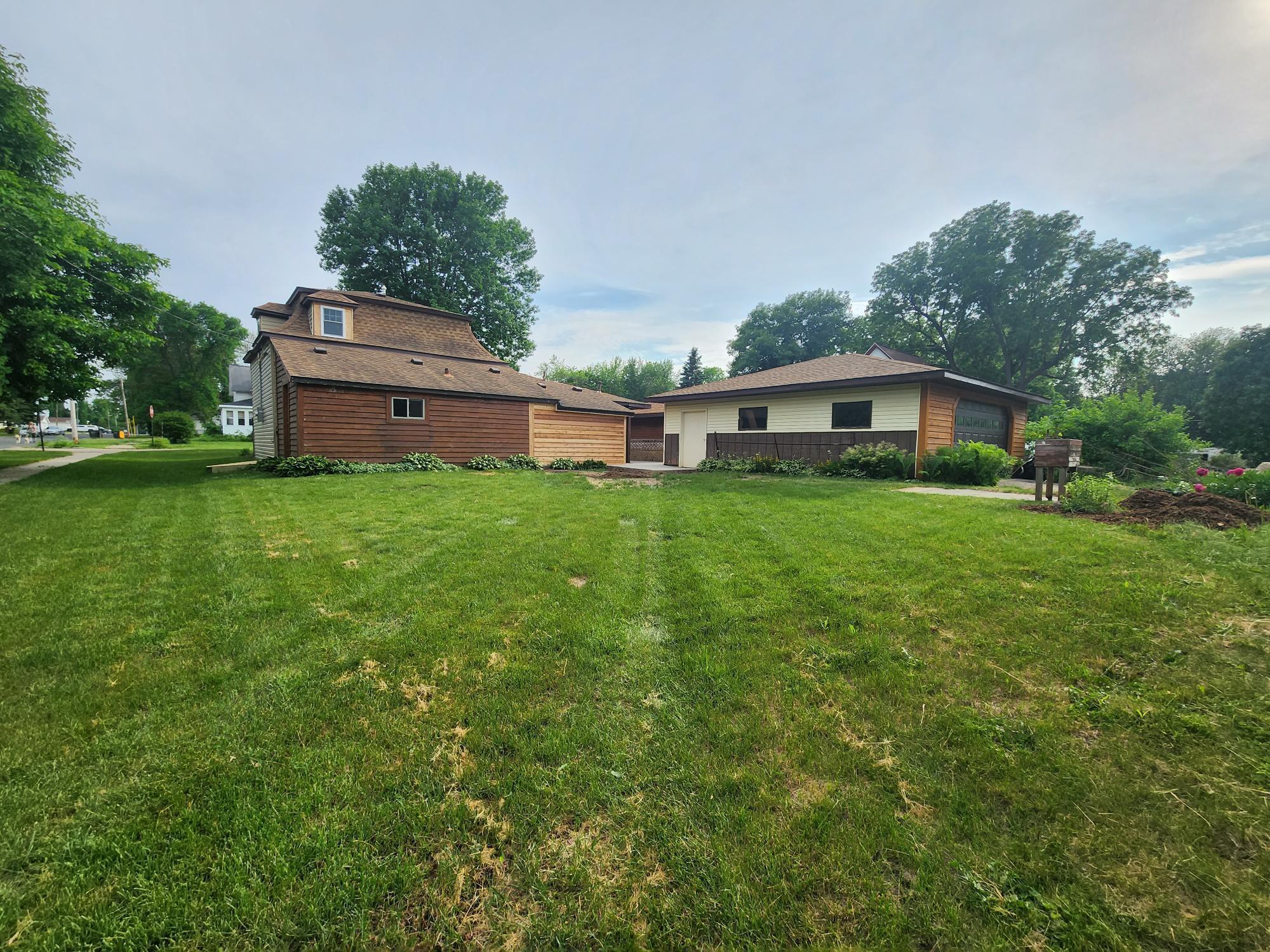 300 Arnold Street, West Concord, MN 55985