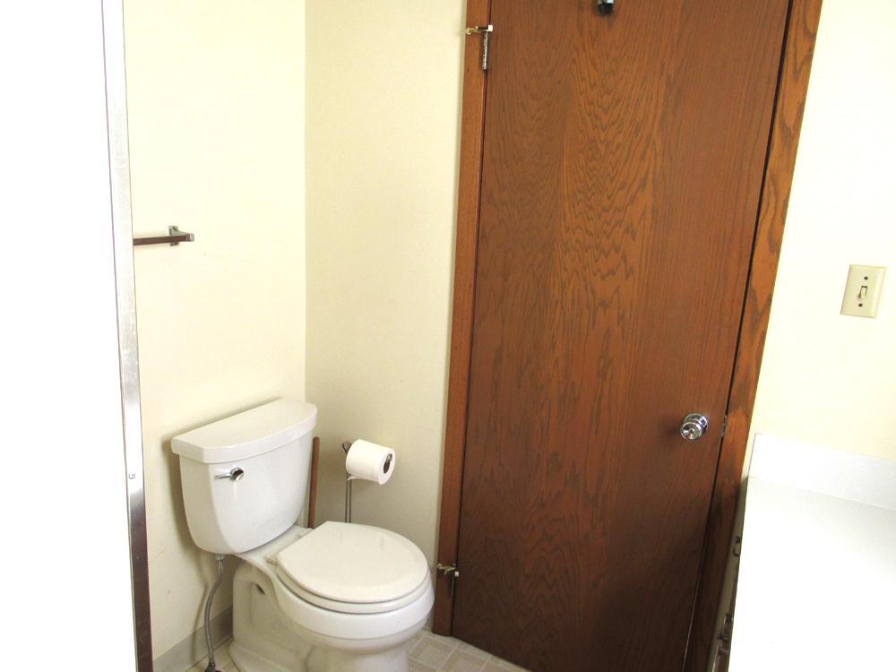 mainfloorbath2.jpg