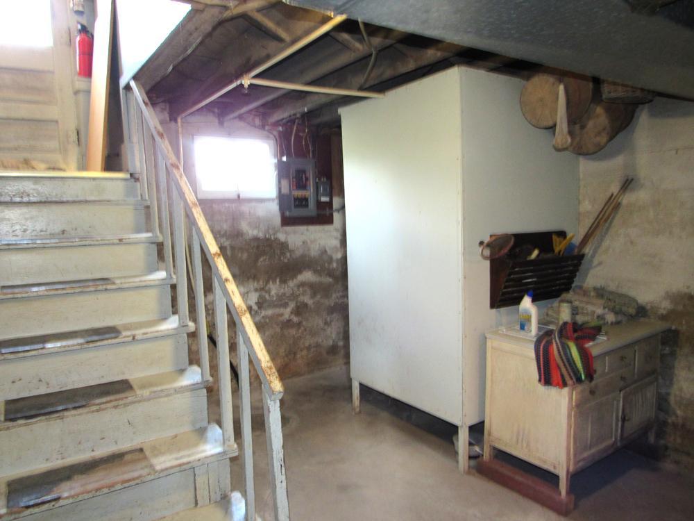 basement1.jpg
