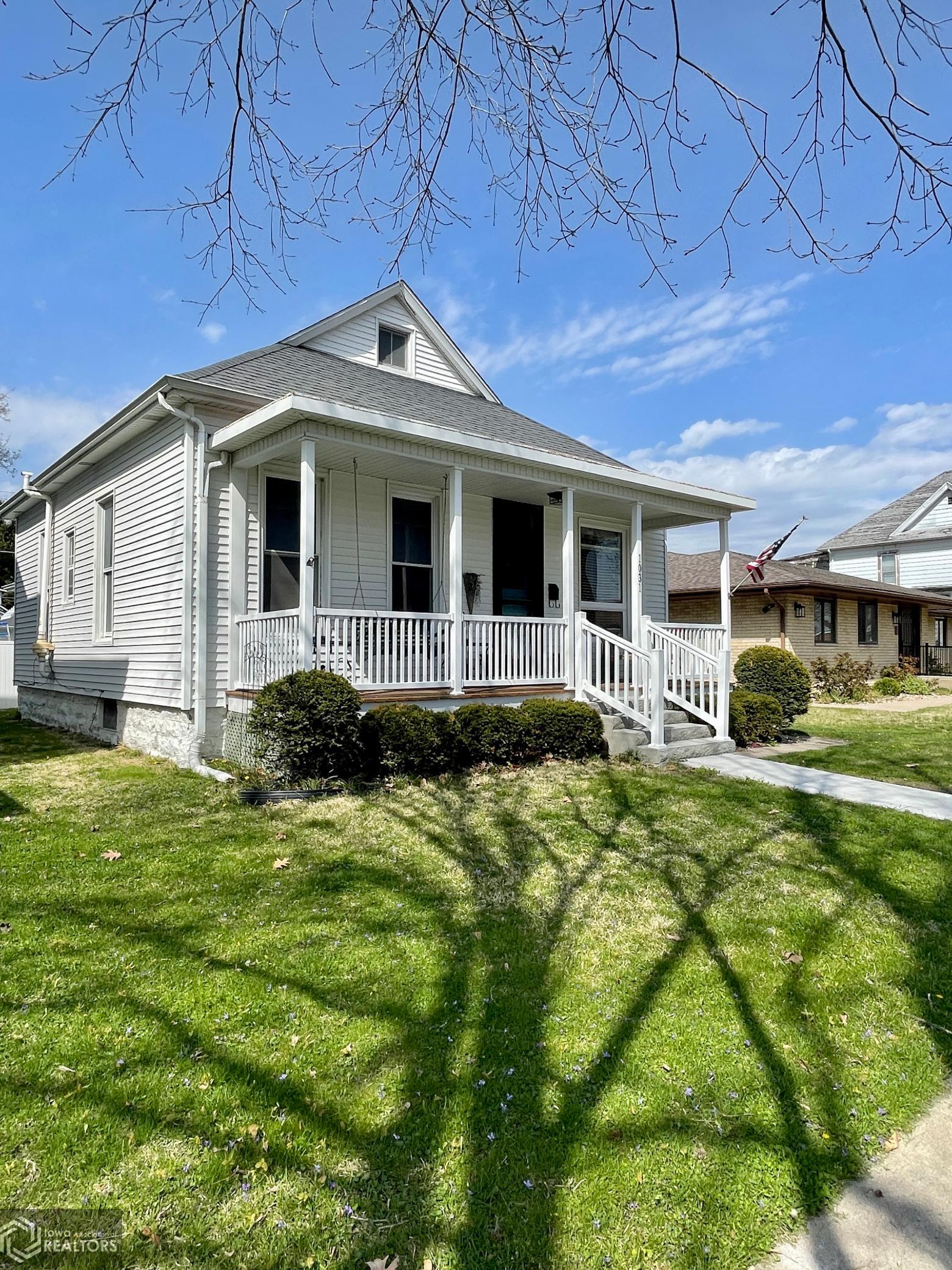 1031 Avenue G, Fort Madison, Iowa 52627-4532, 3 Bedrooms Bedrooms, ,2 BathroomsBathrooms,Single Family,For Sale,Avenue G,6187609