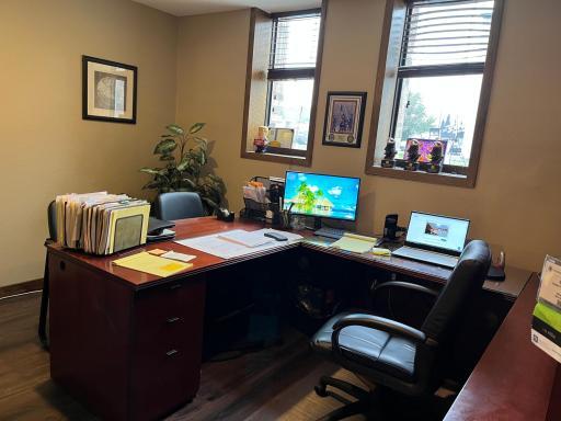 Office 3 similar to Office 1