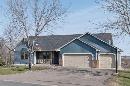 412 Singing Hills Drive SE, Lonsdale, MN 55046