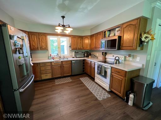 708 5th Avenue NE, Roseau, MN 56751