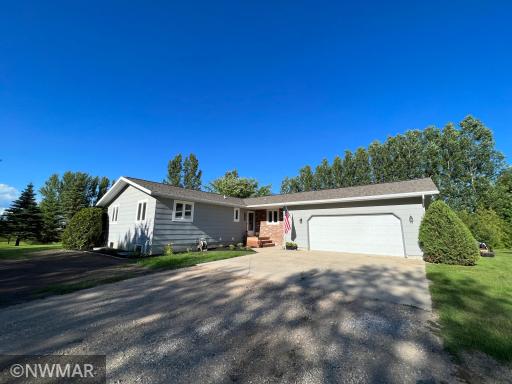 708 5th Avenue NE, Roseau, MN 56751