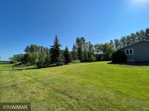 708 5th Avenue NE, Roseau, MN 56751