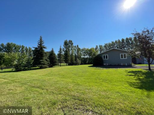 708 5th Avenue NE, Roseau, MN 56751