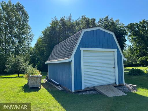 708 5th Avenue NE, Roseau, MN 56751