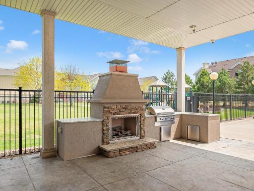 Fireplace and Barbecue right next to the pool!