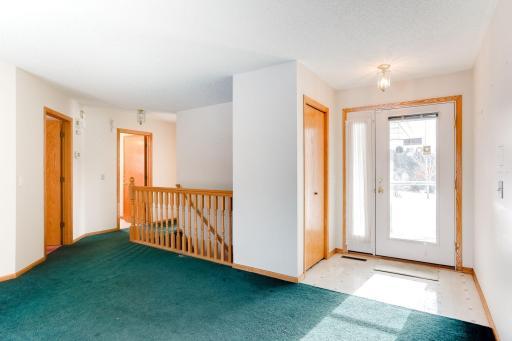 1981-Pine-Oak-Ln-003