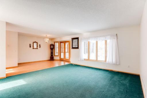 1981-Pine-Oak-Ln-004